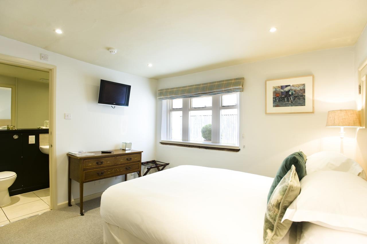 The Greyhound On The Test Hotel Stockbridge  Esterno foto