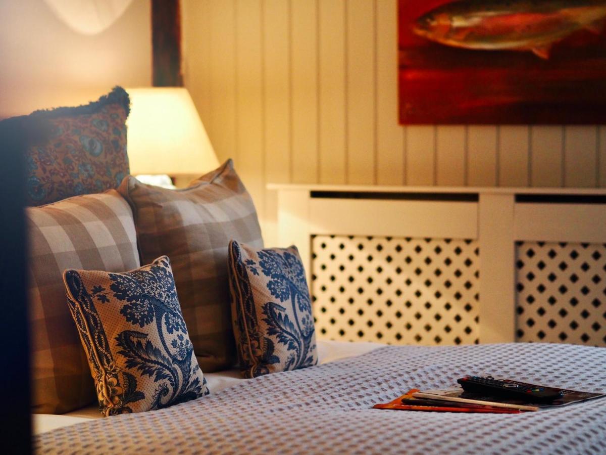 The Greyhound On The Test Hotel Stockbridge  Esterno foto